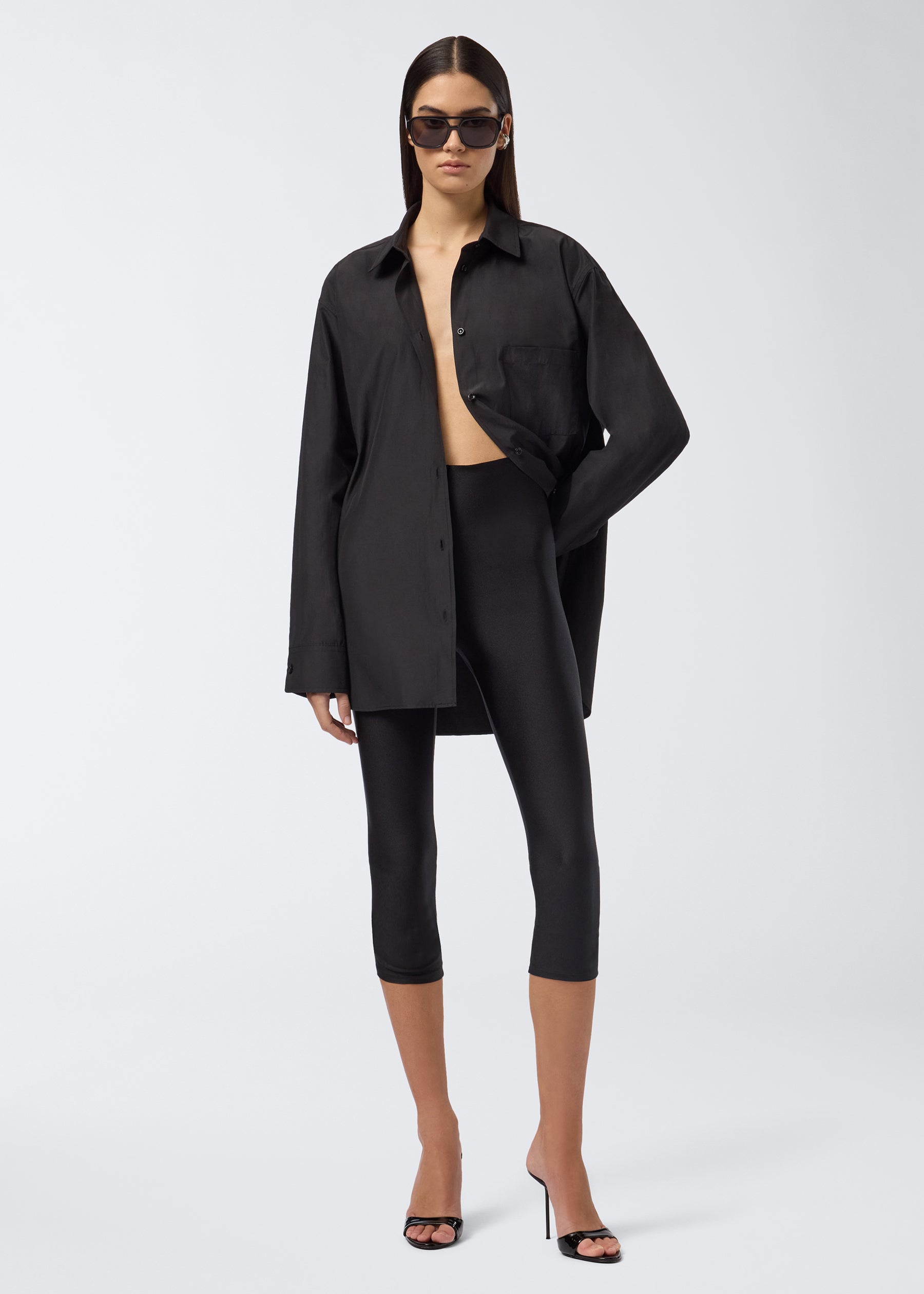 Holly Capri Leggings Black - The Andamane