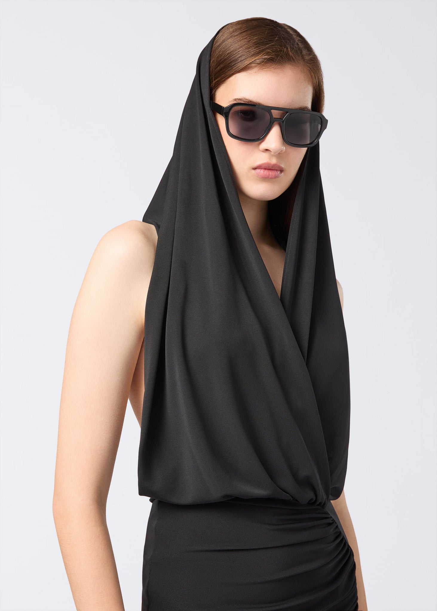 The Andamane - Open back midi dress black